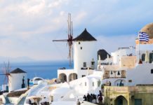 5 Seriously Special Places To Stay In Santorini Available On Airbnb!
